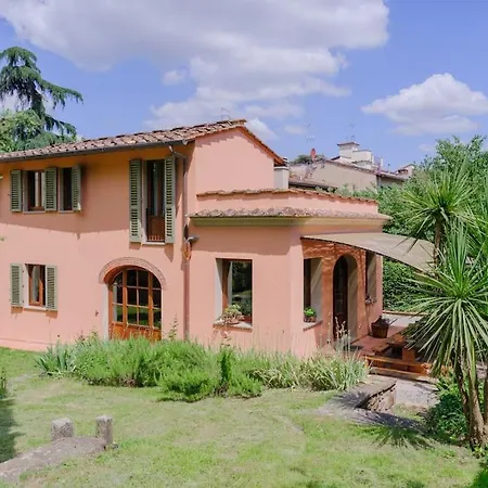 Stalla - With Garden In The Historic Center